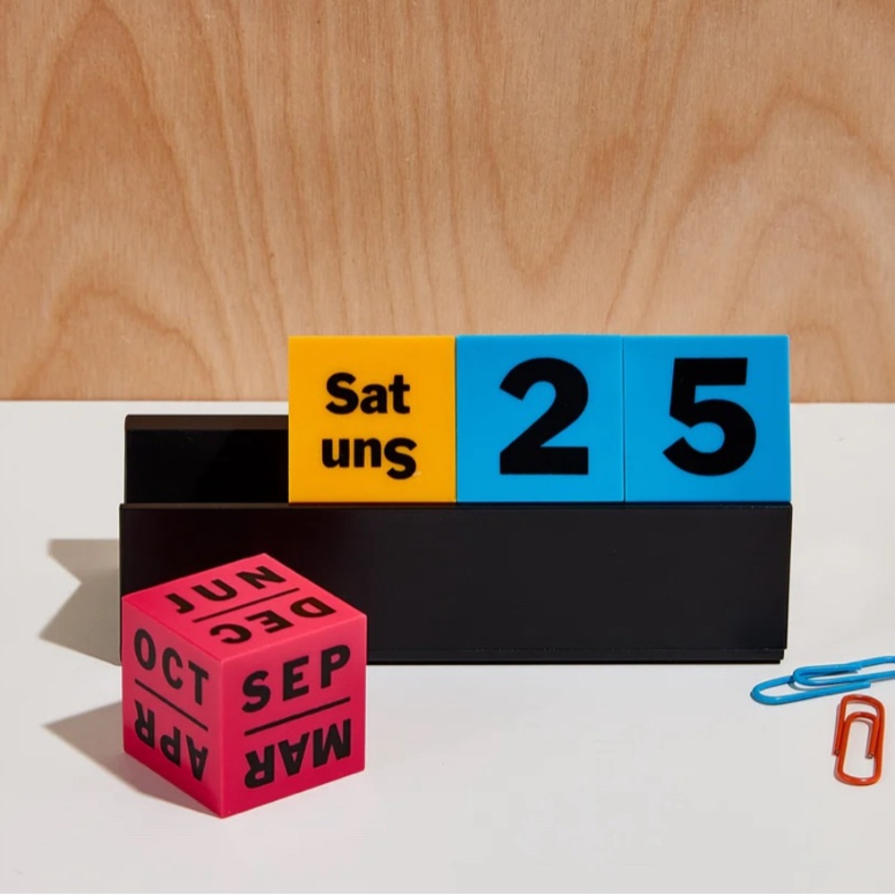 MoMA “cubes perpetual calendar” – multicolor blocks for day & month & year - NIB